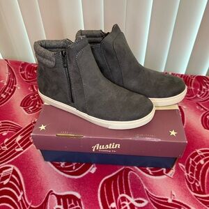 Austin Trading Co. Grey Ankle Booty